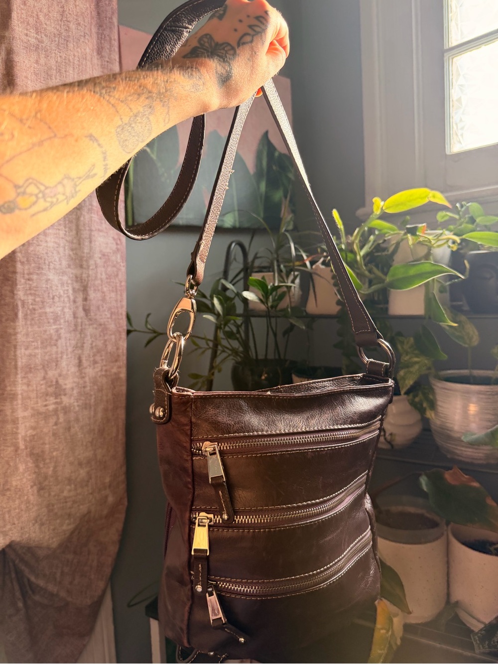 Vintage Danier Plum messenger crossbody